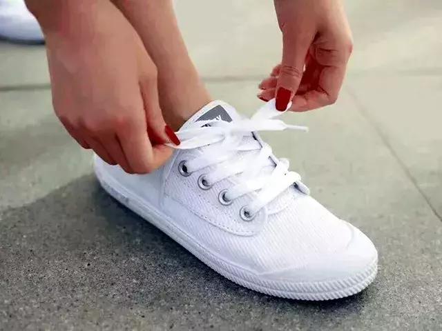 揭秘明星小白，星光背后的故事探索