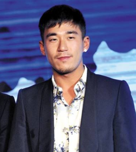 演員李東方,演員李東方，與自然美景的邂逅，尋找內(nèi)心的寧?kù)o之旅
